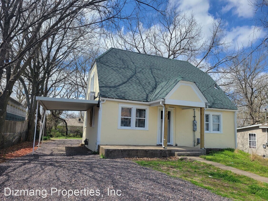 Primary Photo - 3 br, 1 bath House - 2311 N. National Ave.
