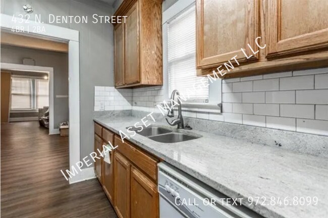 Building Photo - Picturesque Updated Home