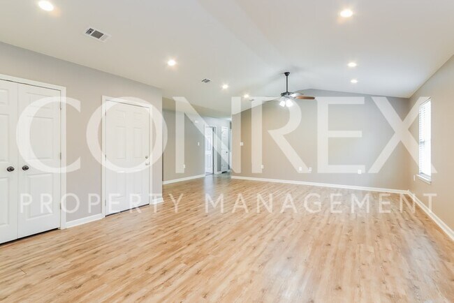 Building Photo - Charming 3 Bedroom in Benton!