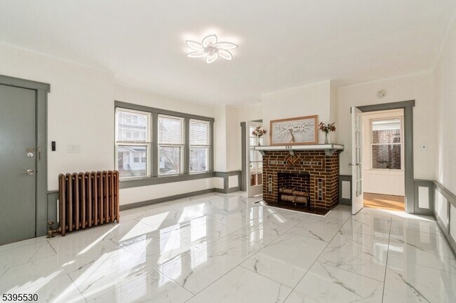 Foto del edificio - 41 Poe Ave