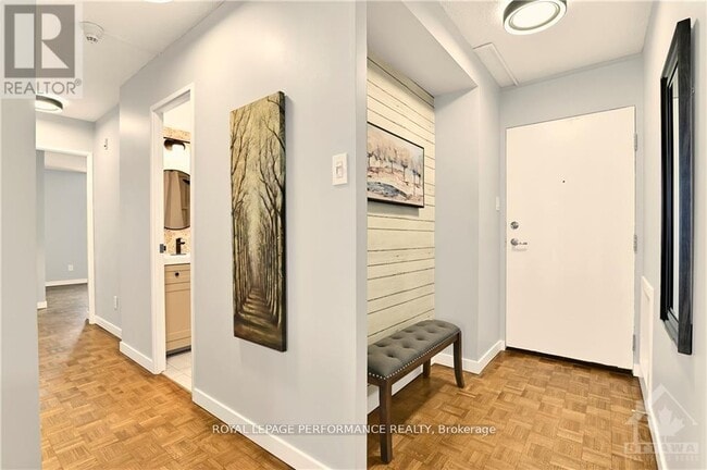 Building Photo - 2020-2020 Jasmine Crescent