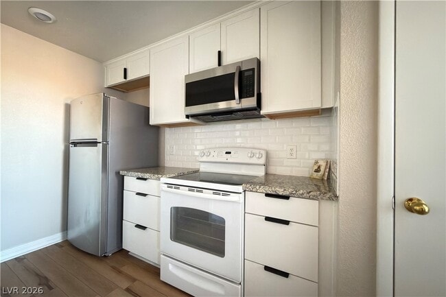 Building Photo - 8101 W Flamingo Rd