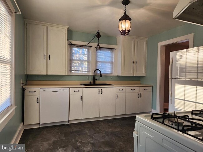 Foto del edificio - 114 N Pine St