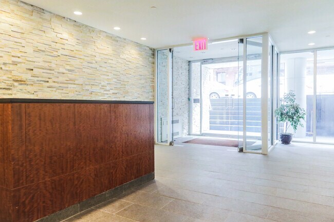Building Photo - 517 W 46th St