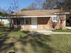 Building Photo - 206 Sunstede Rd