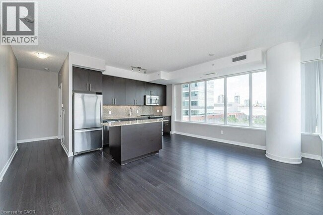 Photo du bâtiment - 85 Duke St W