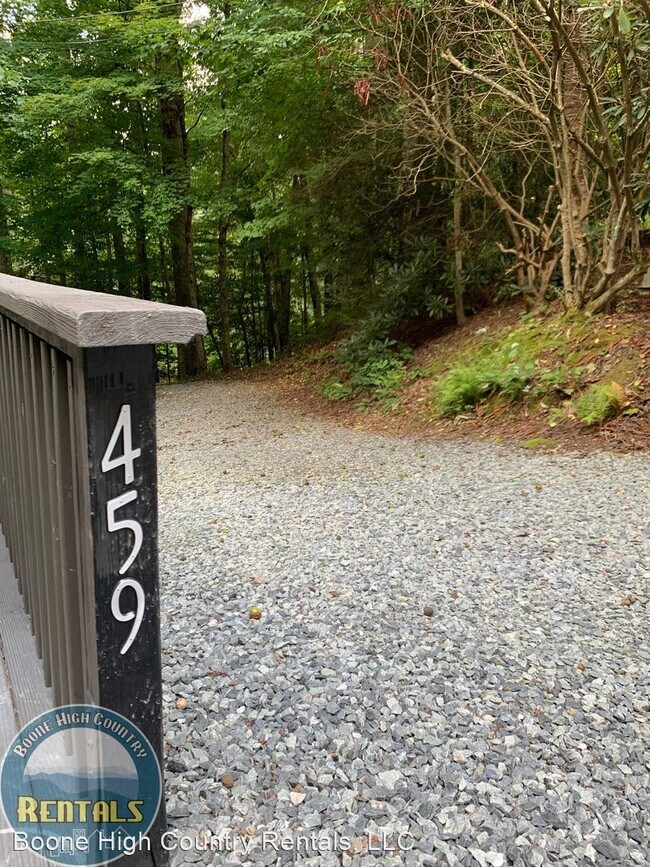 Foto del edificio - 2 br, 1 bath House - 459 White Oak Road