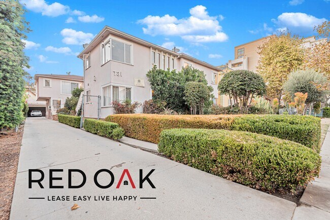 Foto del edificio - Cozy One Bedroom Walk-Up with Tons of Natu...