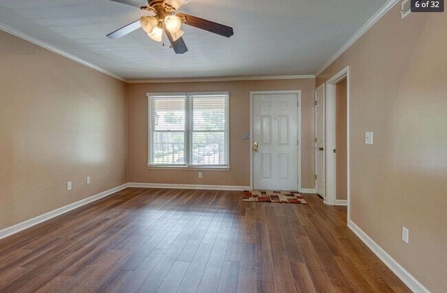 Building Photo - Great Bellevue Condo Rental
