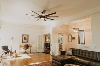 Building Photo - 1318 Trinity St