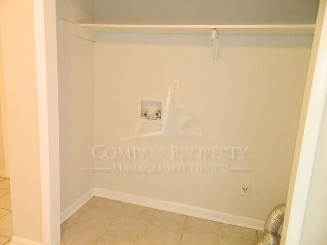 Foto del edificio - 541 Timber Ridge Ct