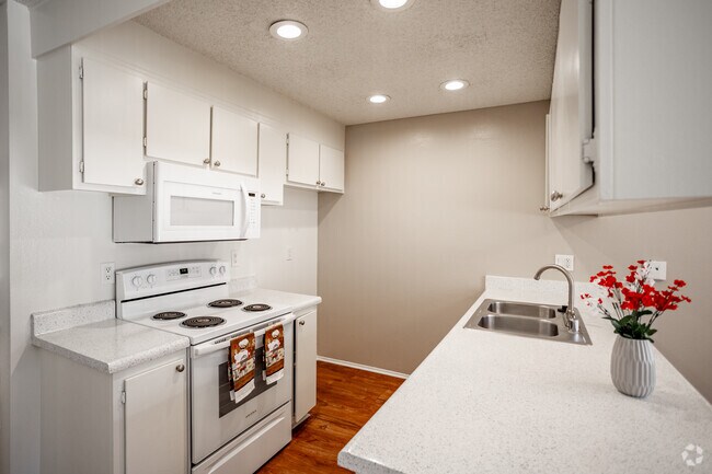 1 habitación, 1 baño, 715 pies cuadrados, cocina - 110 Peppertree Apartments
