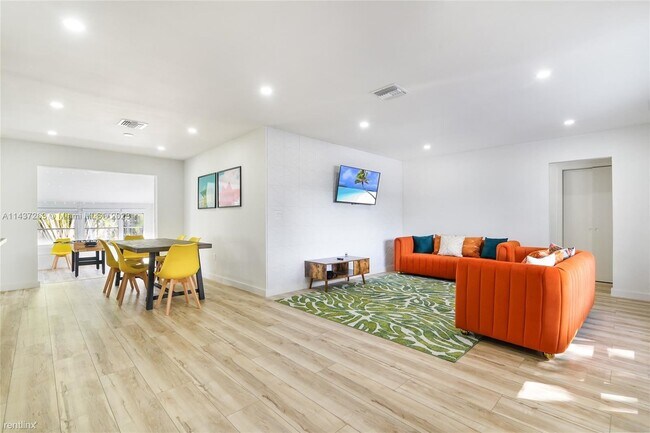Foto del edificio - 3 br, 2 bath House - 1411 NE 41st St