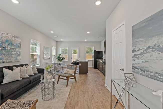 Foto del edificio - 13507 Axel Ln