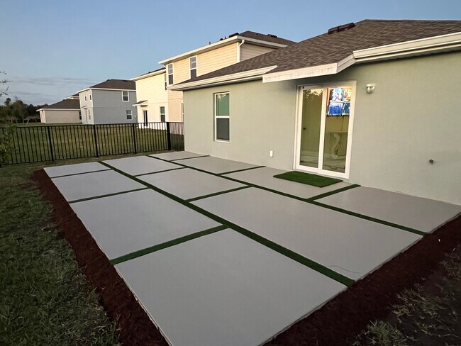 Foto del edificio - 12100 Stone Pne Ct