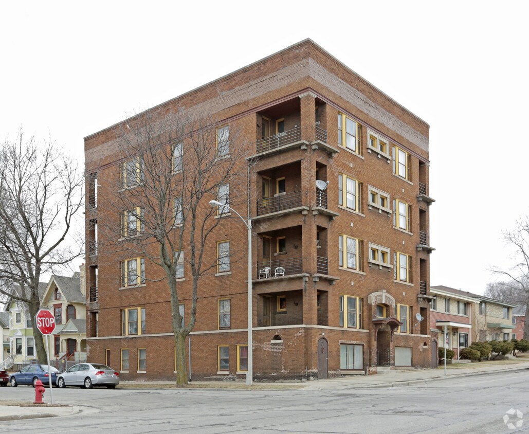Primary Photo - 2534-2536 W Wells St