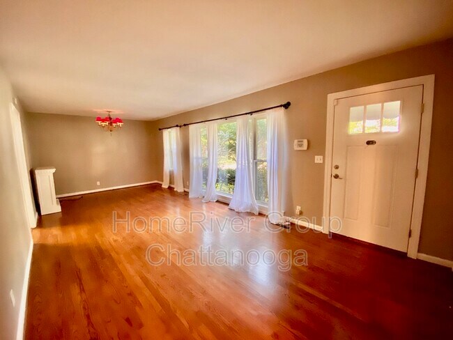 Foto del edificio - 2804 Haywood Ave