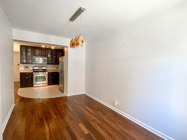 Foto del edificio - 253 E Delaware Pl