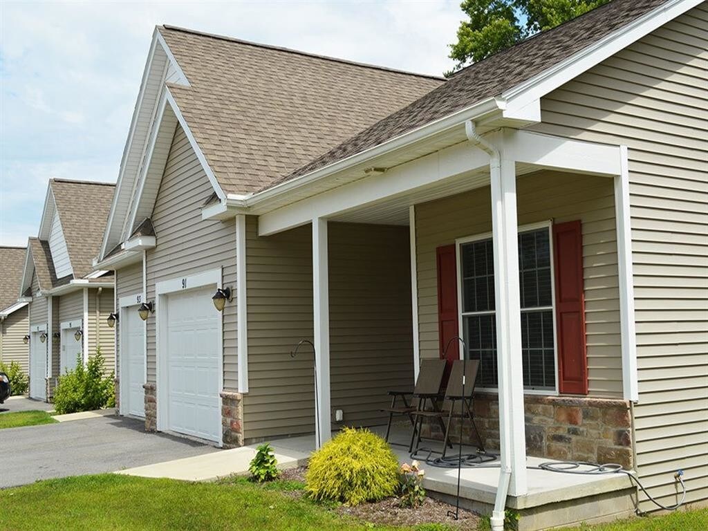 Village Path Townhomes Apartments Webster, NY