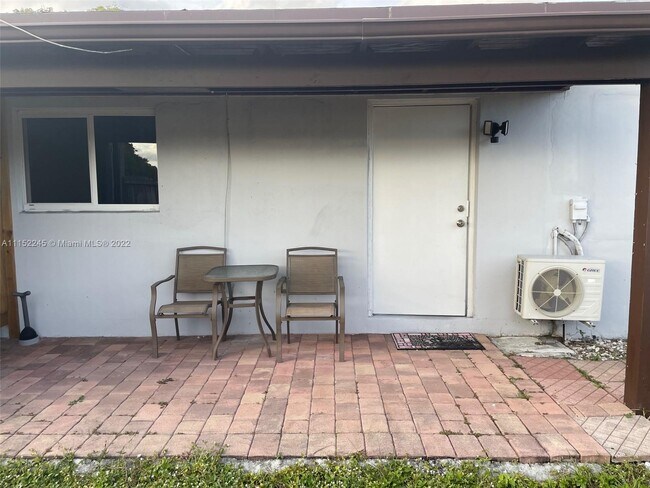 Building Photo - 1650 SW 71st Terrace