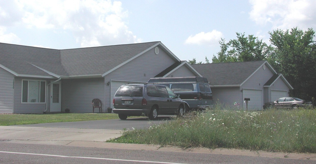 1030 Pumphouse Rd, Chippewa Falls, WI 54729 Townhome Rentals in