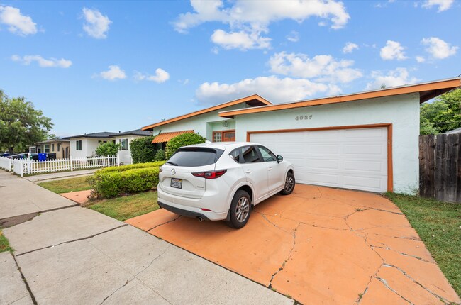 Building Photo - 4 Bed/2 Bath House - Walk to SDSU!