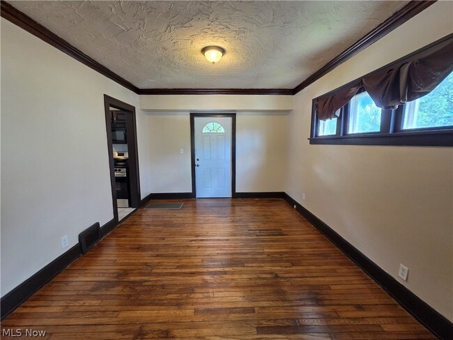 Building Photo - 5223 Paine Ave