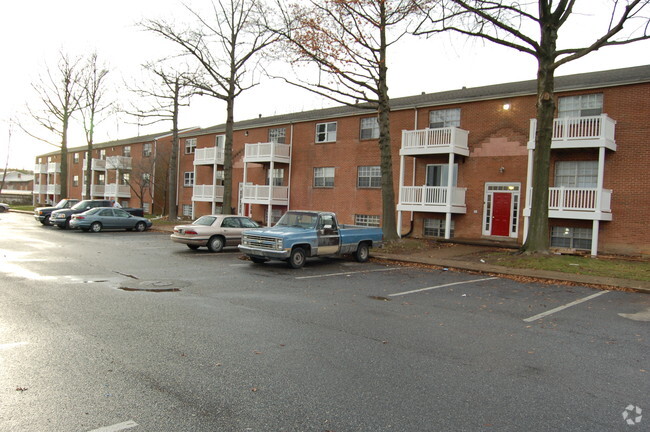 Building Photo - Waterglen Apartments