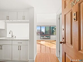 Building Photo - 127 Greyrock Pl