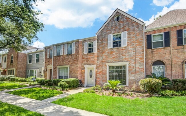 Foto del edificio - 14529 Misty Meadow Ln