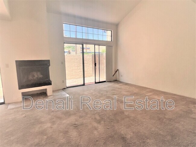 Foto del edificio - 244 E Pastime Rd