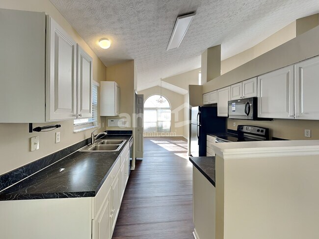 Building Photo - 5444 Winchester Cathedral Dr