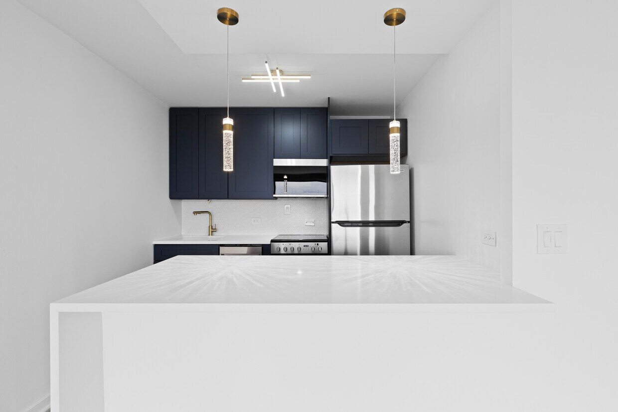 Foto principal - 4343 N Clarendon Ave
