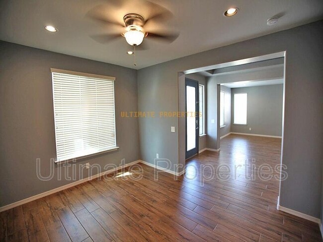 Building Photo - 14482 W La Reata Ave