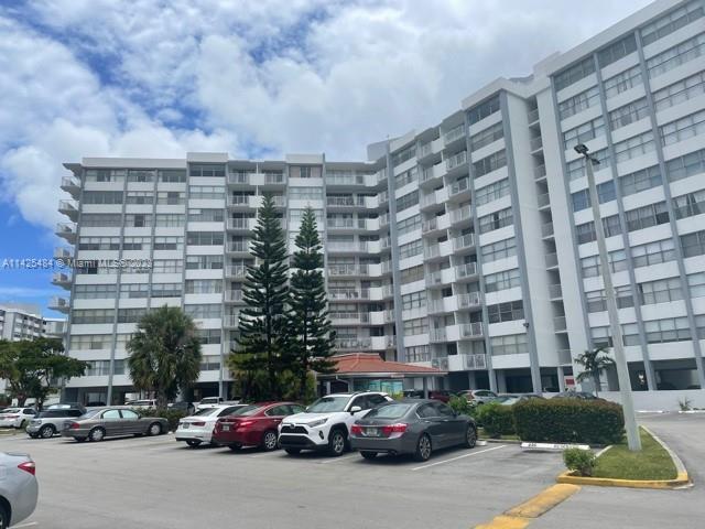 Foto del edificio - 1200 NE Miami Gardens Dr
