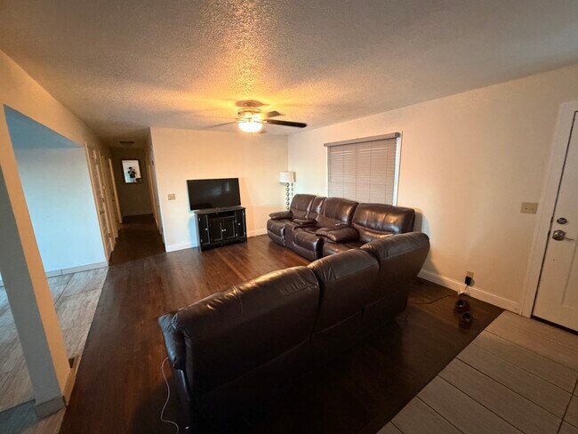 Foto del edificio - 2214 Westchester Rd