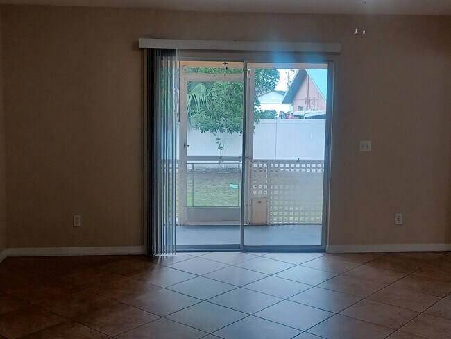 Foto del edificio - 104-104 Trafalgar Pkwy
