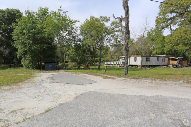 Building Photo - 16302-16414 Platinum Dr