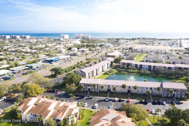Foto del edificio - 1801 Island Club Dr