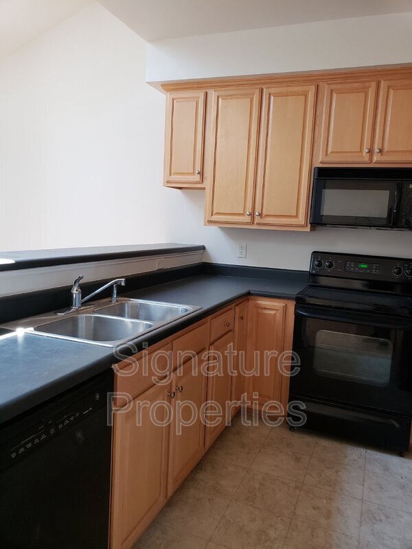 Foto del edificio - 9704 Bartley Pond Dr