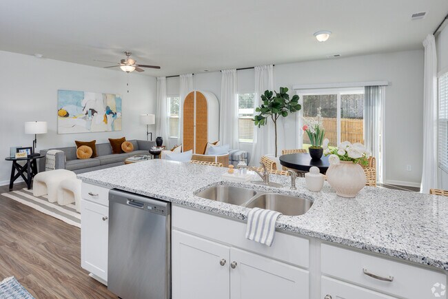 Foto del edificio - Spacious Yard in Mill Branch