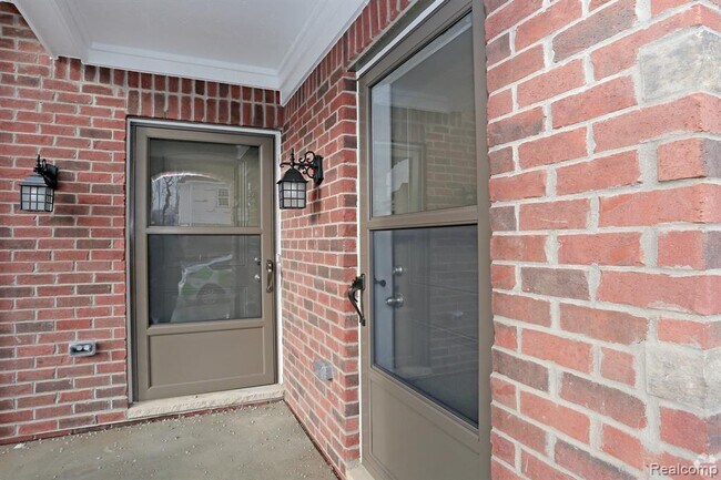 Foto del edificio - 54246 Baypoint Dr