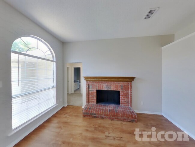 Building Photo - 8021 Ashridge Rd