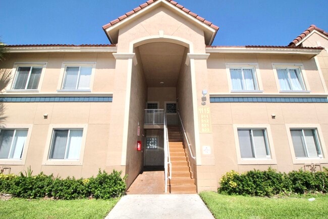 Building Photo - 1115 Golden Lakes Blvd