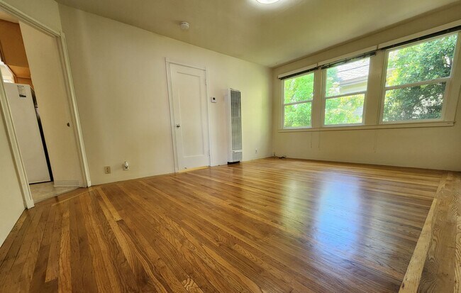 Foto del edificio - One bedroom downtown Palo Alto