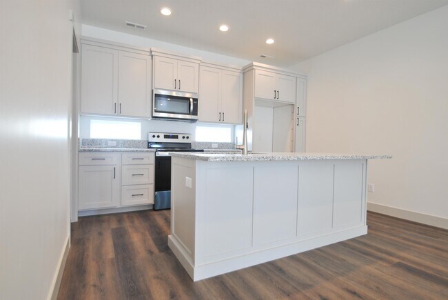 Building Photo - 652 S 450 E