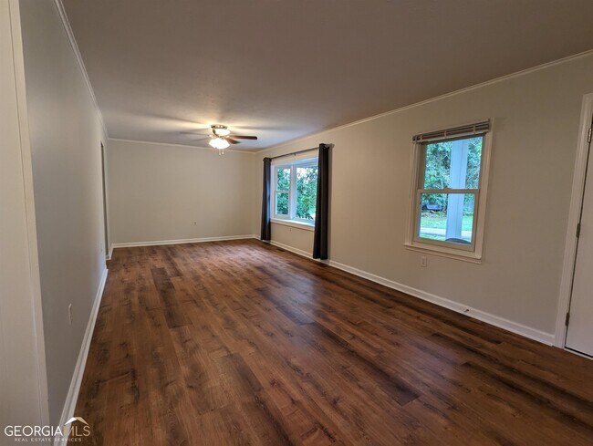 Building Photo - 130 Golddust Ave