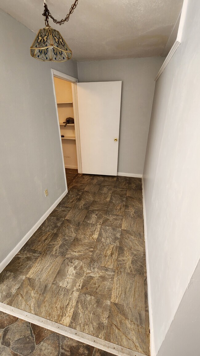 Breakfast nook to Laundry Room - 3916 Thomas Ave