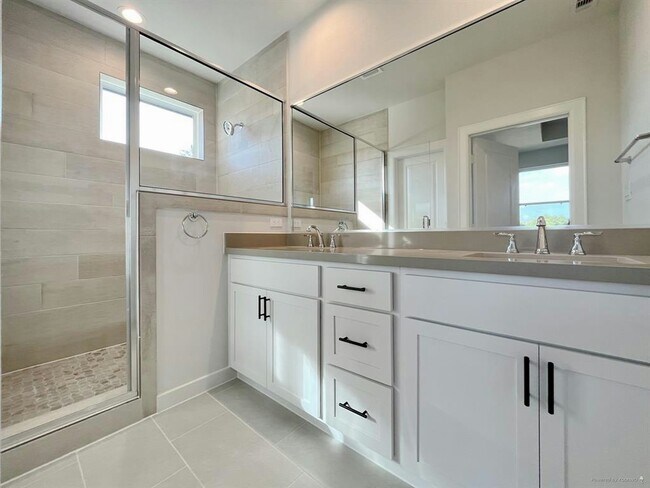 Foto del edificio - 717 Emile St