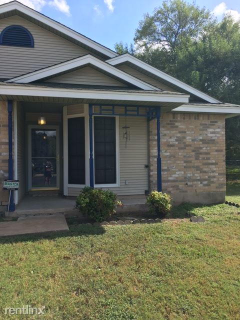 Foto principal - 701 Hyde Park Ct
